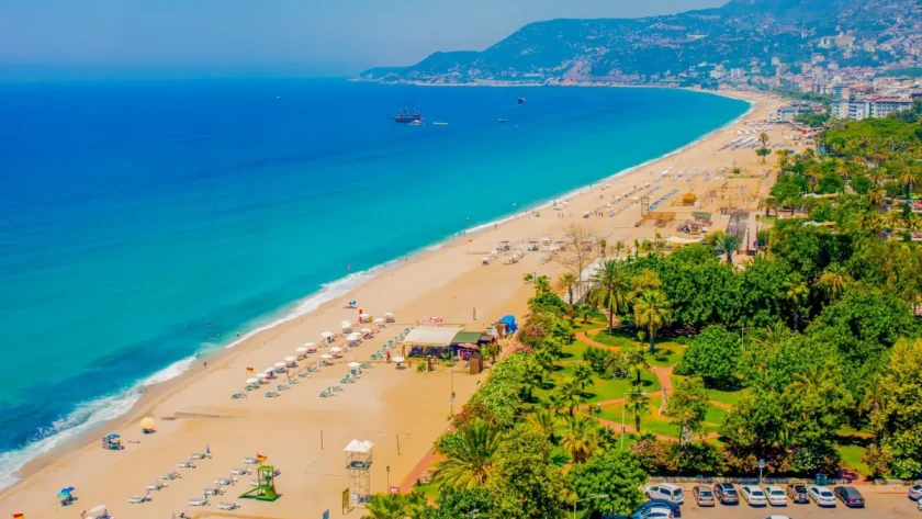 Gdzie Polacy pojadą na wakacje w 2026 - turcja króluje